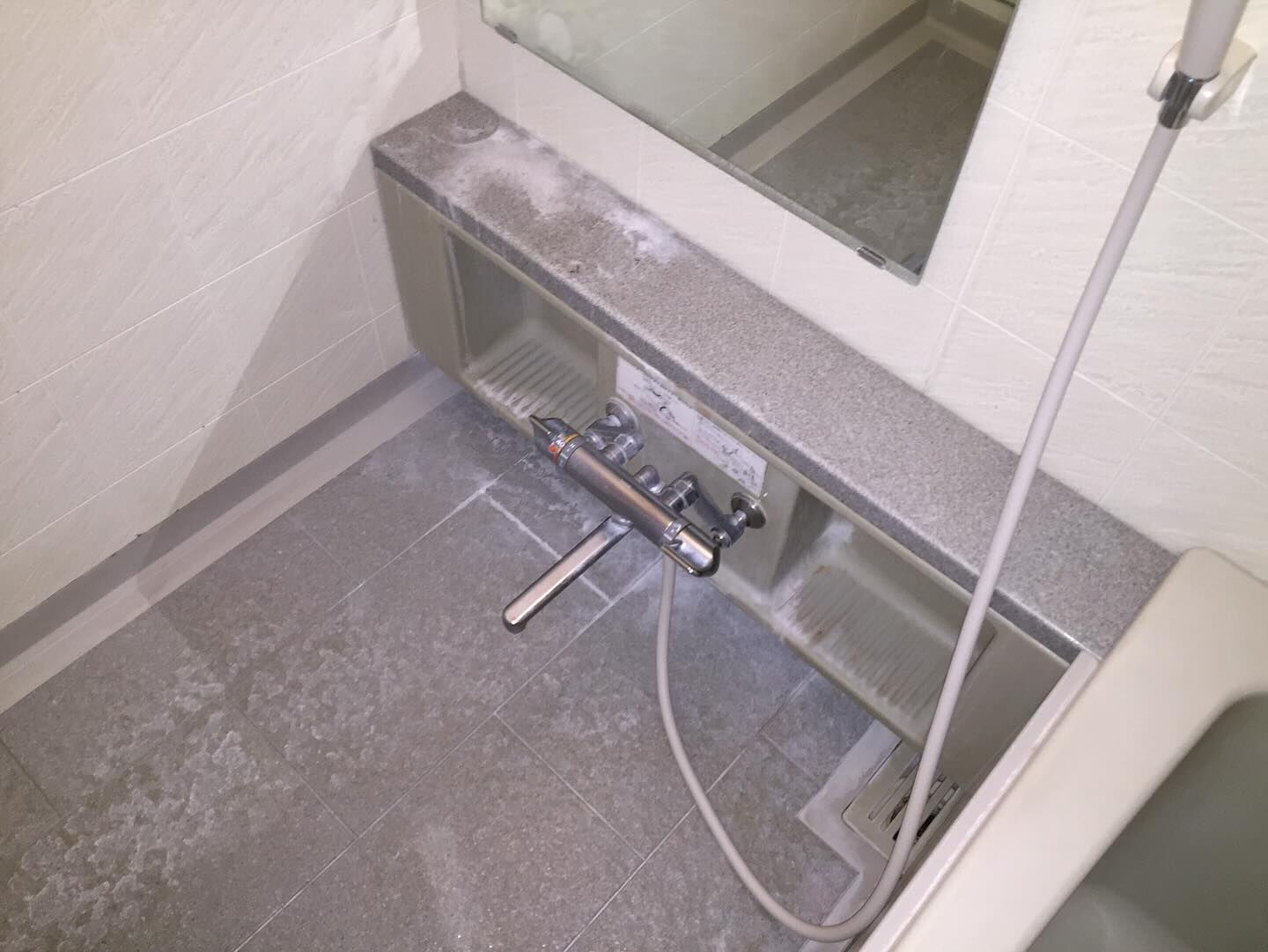 浴室クリーニング作業前後
